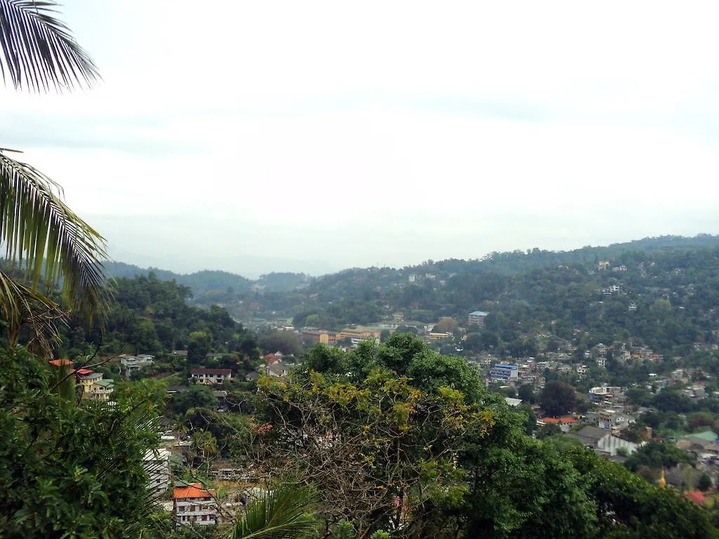 Holiday Stay Inn Kandy Шри-Ланка
