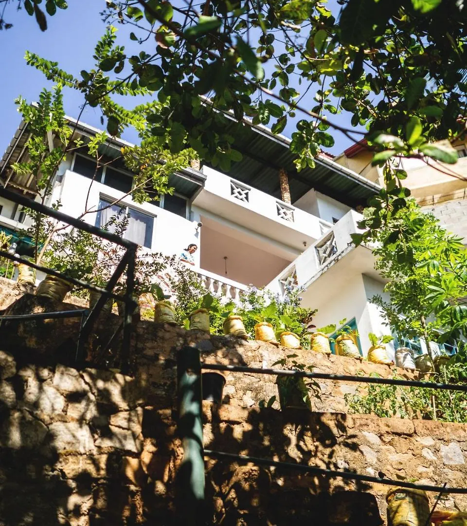 Holiday Stay Inn Kandy Проживание в семье